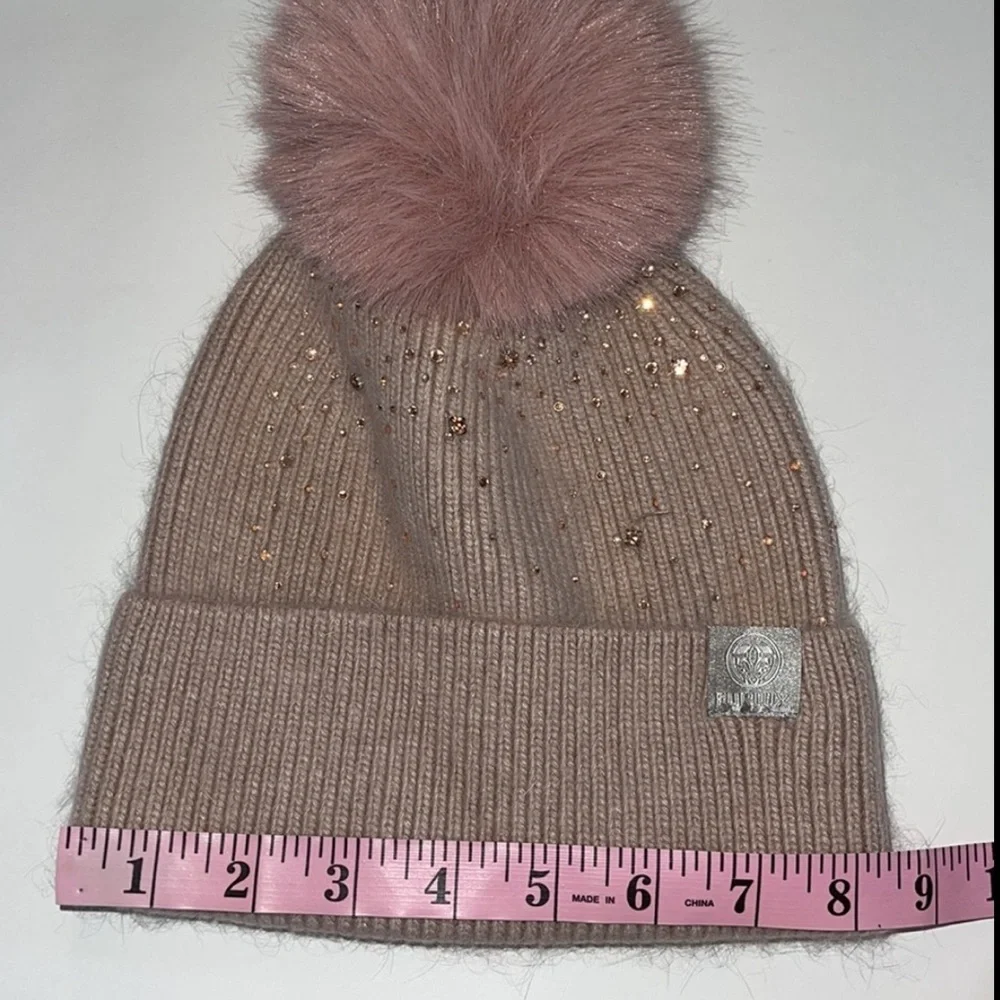 FURLUX Wool and Cashmere PomPom Blush Beanie
NWT - Picture 8 of 9